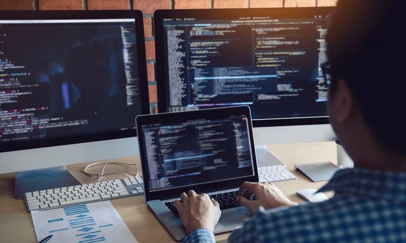 数据科学选型：R与Python如何赋能茌平县网站建设？